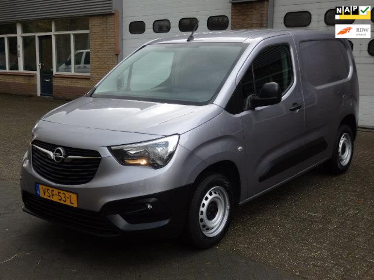 Opel Combo - 1.5D L1H1 100 PK AIRO CRUISE PDC - AutoWereld.nl