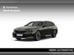 BMW 5-serie Touring - 530e | M-Sport Pro | 21'' | B&W | Panorama. | Stoelvent. | Driv. + Park. Plus | Trekhaak |