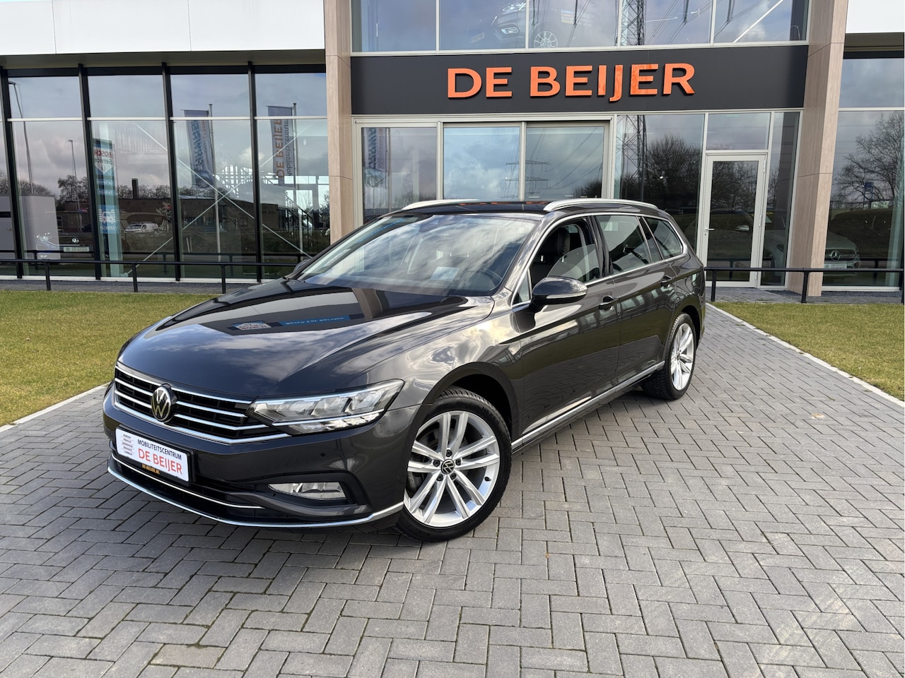 Volkswagen Passat Variant - 1.5 TSI Elegance Business Navi I Carplay I Full Led - AutoWereld.nl