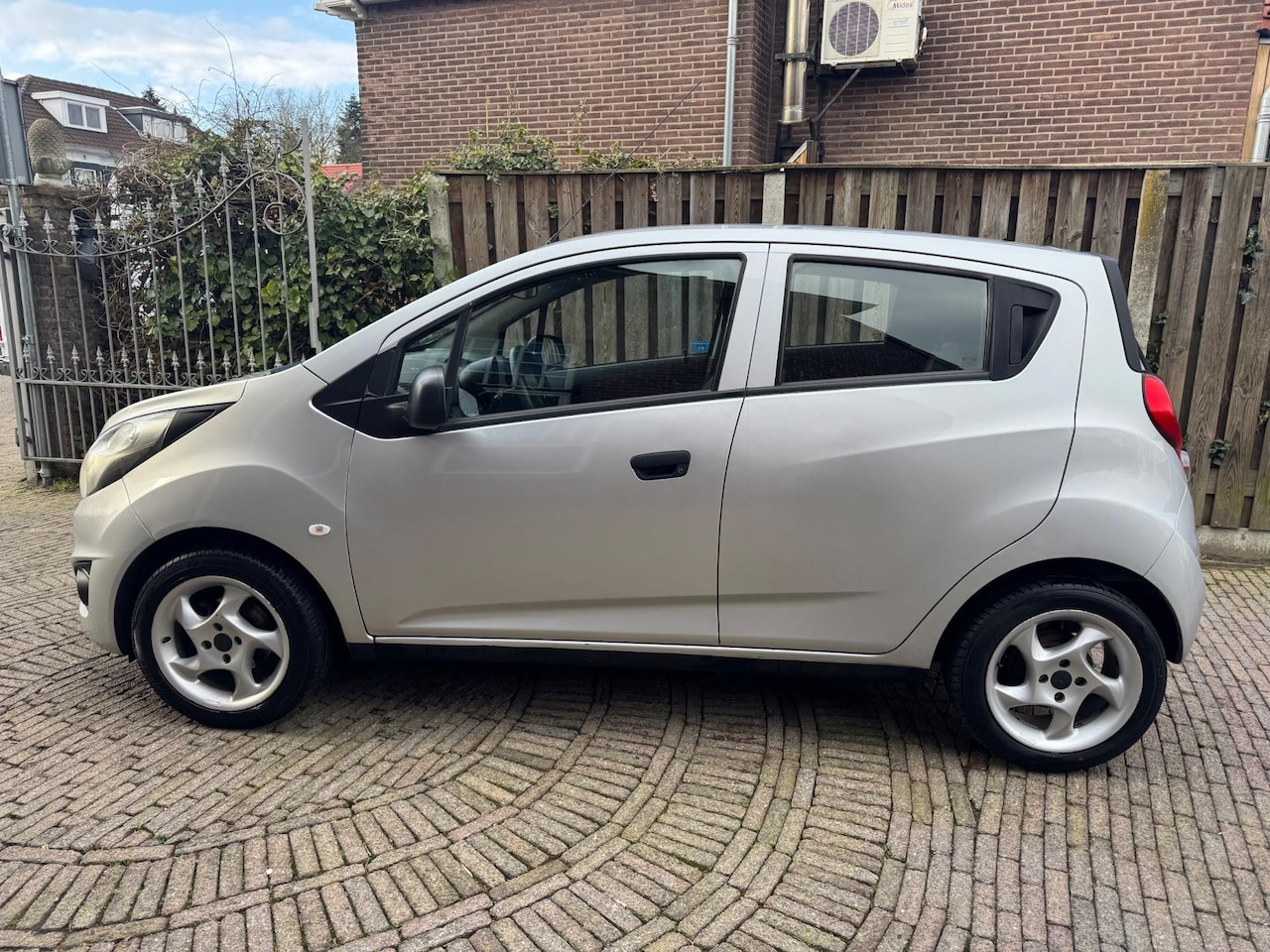 Chevrolet Spark - 1.0 16V LE 1.0 16V LE - AutoWereld.nl