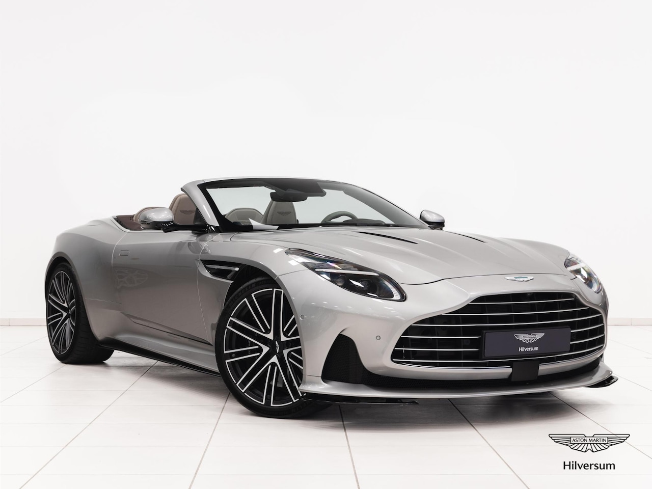 Aston Martin DB12 Volante - 2024 - AutoWereld.nl