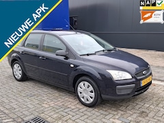 Ford Focus - Break 1.6-16V Trend Airco Nieuwe APK