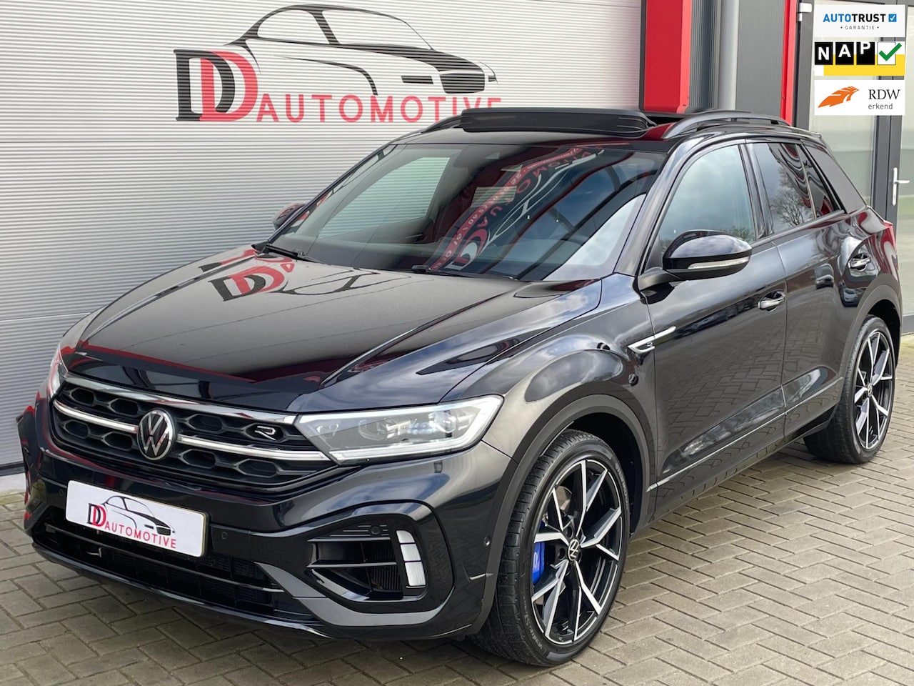 Volkswagen T-Roc - 2.0 TSI 4Motion R KEYLESS/LANE/ACC/PANO/CARPLAY - AutoWereld.nl