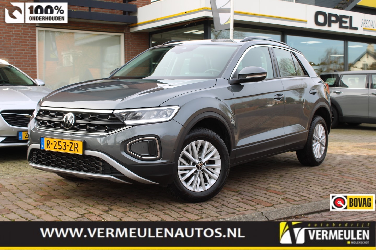 Volkswagen T-Roc - 1.5 TSI 150PK 7-DSG Life + 16"/ Navi/ Full-LED/ Virtual/ CarPlay/ Park-Assist/ NL auto - AutoWereld.nl