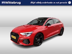 Audi A3 Sportback - 35 TFSI S edition / Panorama dak / Diamant Leder / Achteruitrijcamera / Climate / 19 Inch