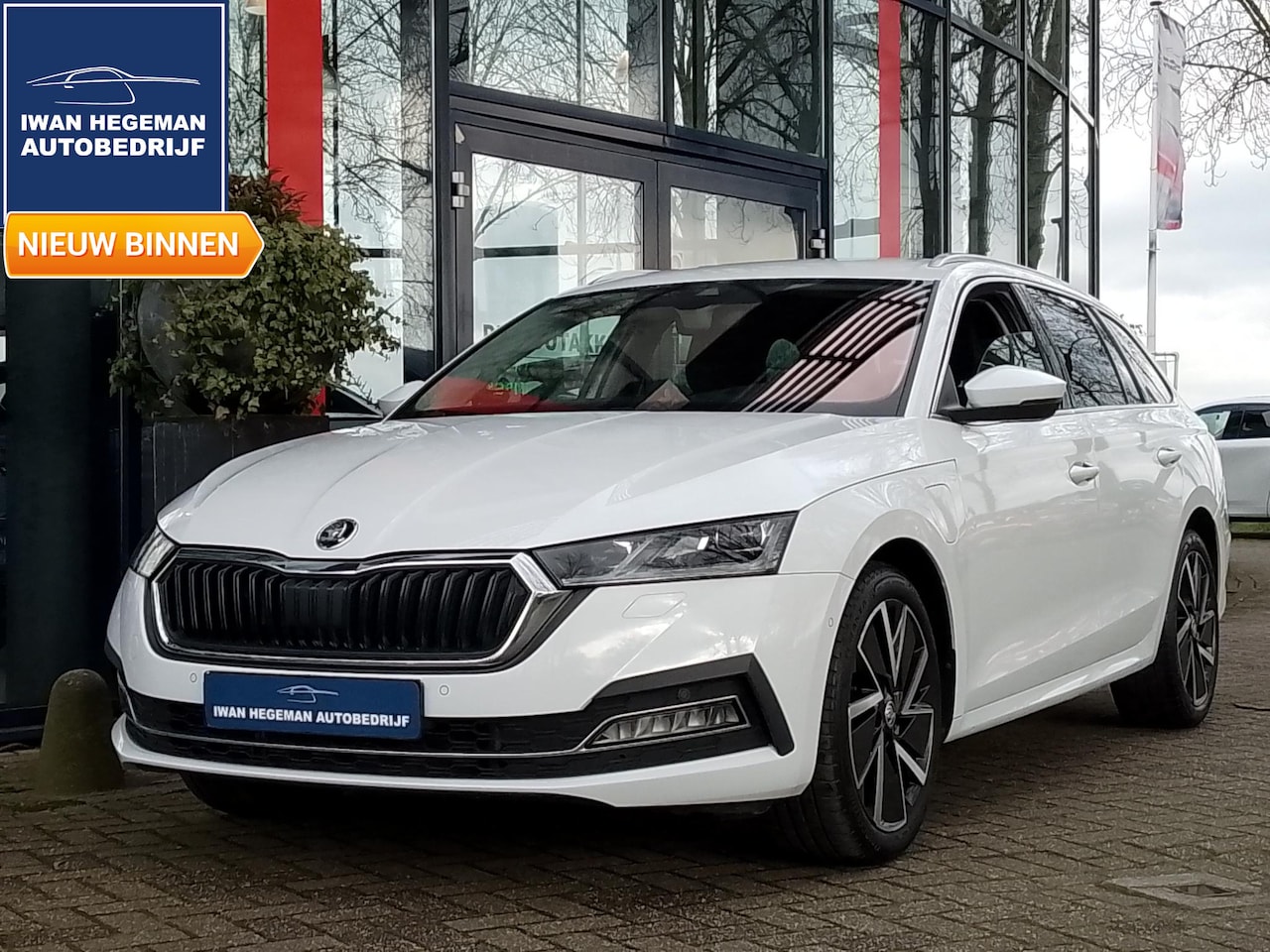 Skoda Octavia Combi - 1.4 TSI iV PHEV Sportline Business | Navi | ECC | PDC + Camera | Cruise Control | 18inch - AutoWereld.nl