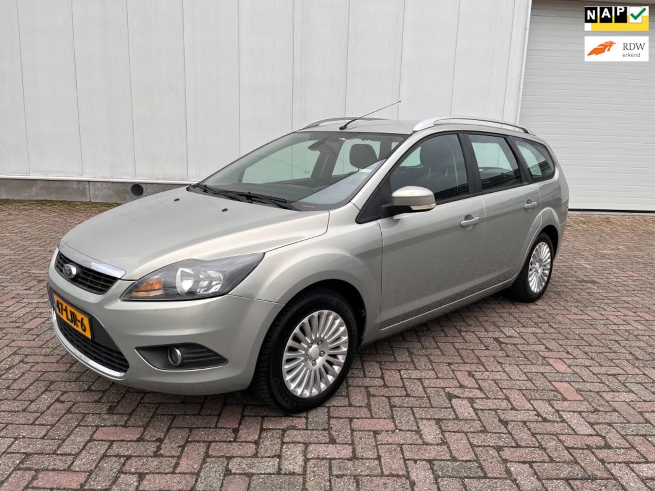 Ford Focus Wagon - 1.8 Limited airco 2010 1e eigenaar trekhaak - AutoWereld.nl