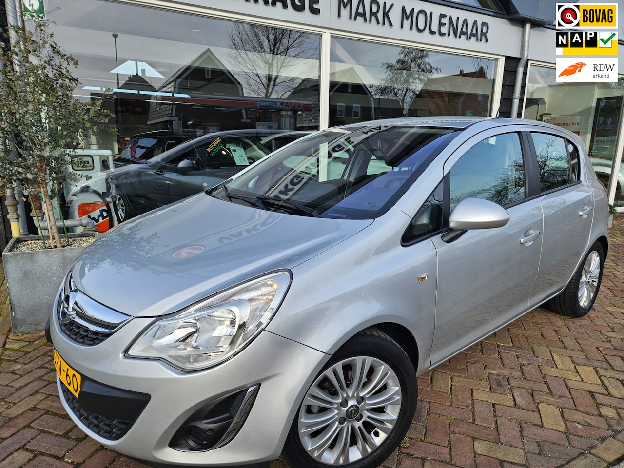 Opel Corsa - 1.4-16V Cosmo 1.4-16V Cosmo,luxe auto - AutoWereld.nl