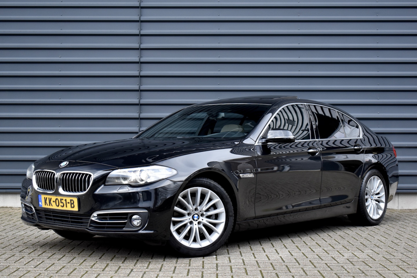 BMW 5-serie - 520i Luxury Edition | Schuif/kanteldak | Trekhaak wegklap. | Comfort Zetels + Memory | M-S - AutoWereld.nl