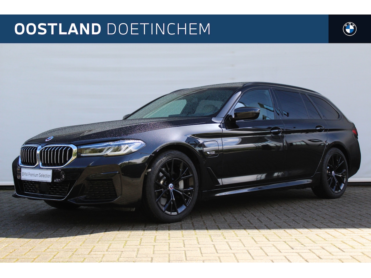 BMW 5-serie Touring - 530e High Executive M Sport Automaat / Panoramadak / Laserlicht / Head-Up / Live Cockpit P - AutoWereld.nl