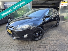 Ford Focus - 1.0 EcoBoost Titanium | 2E EIGENAAR | 12 MND GARANTIE | NAVI | CRUISE | NL AUTO |