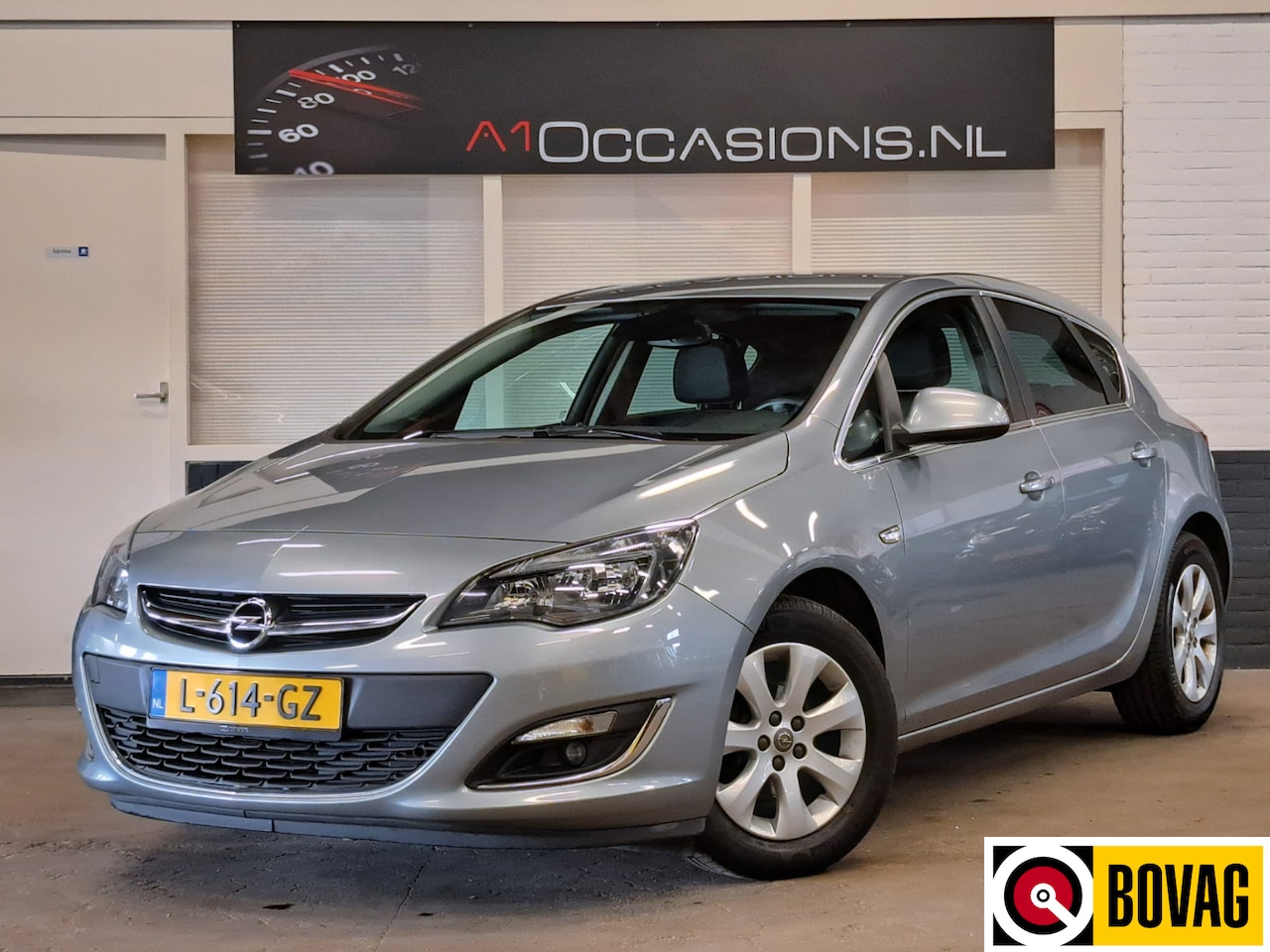 Opel Astra - 1.4 Turbo Blitz + NAVI !! - AutoWereld.nl