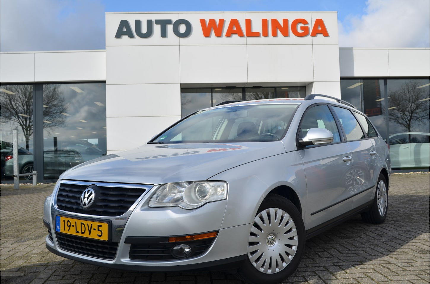 Volkswagen Passat Variant - 1.4 TSI Trendline BlueMotion Trekhaak | Cruise | Airco | Dakrails | Multi stuur - AutoWereld.nl