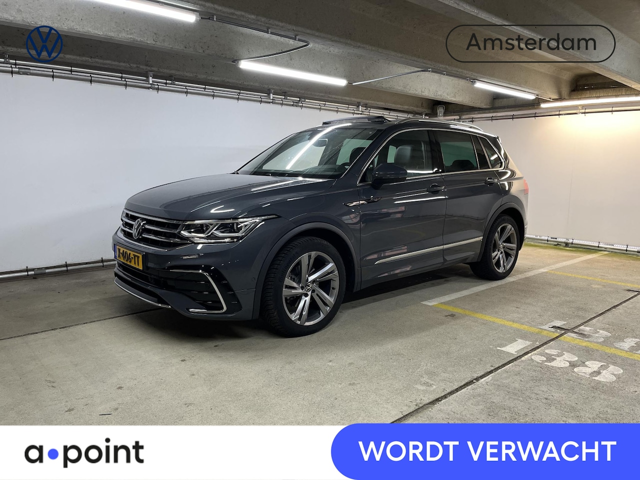 Volkswagen Tiguan - 1.5 TSI R-Line Business 150 pk Automaat (DSG) | Verlengde garantie | Navigatie | Panoramad - AutoWereld.nl