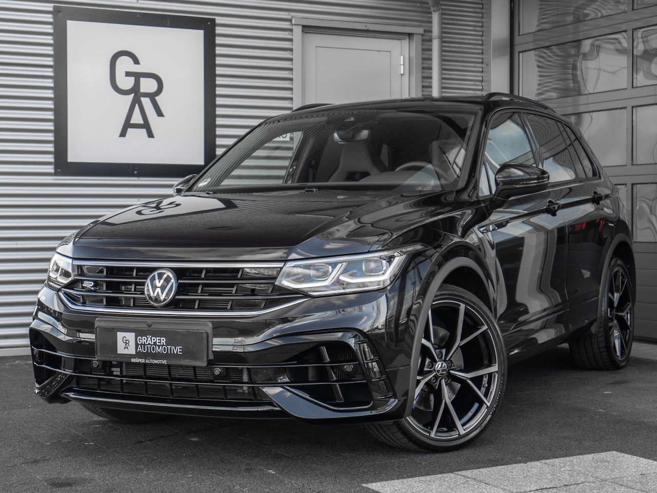 Volkswagen Tiguan - R 75 Edition 2.0 TSI 4Motion | Akrapovic | Panorama - AutoWereld.nl