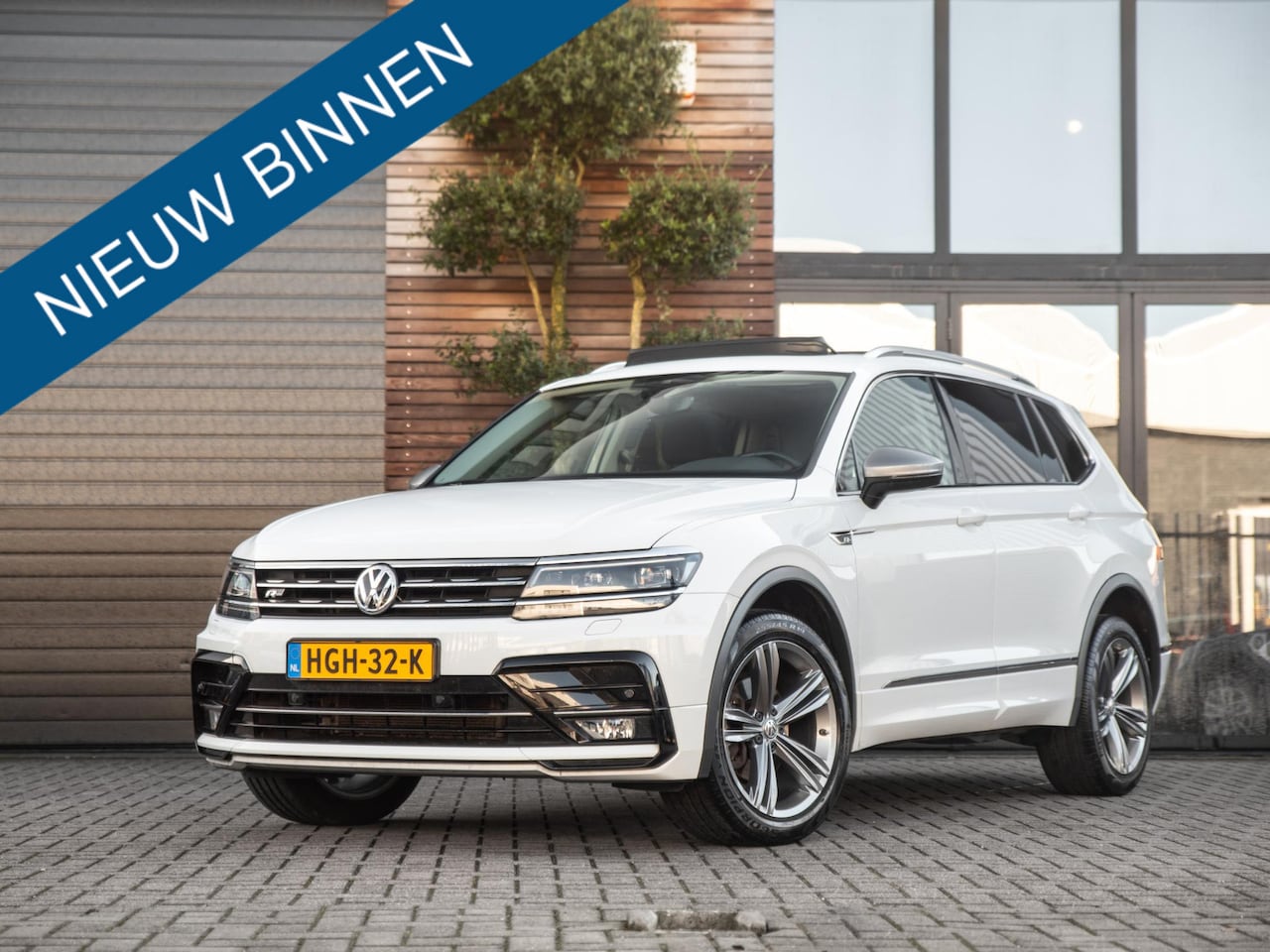 Volkswagen Tiguan Allspace - 1.5 TSI Highline Business R R-Line Pano Virtual Keyless - AutoWereld.nl