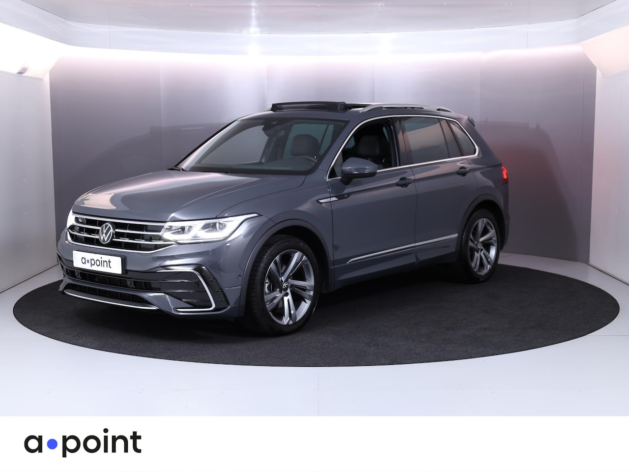 Volkswagen Tiguan - 1.5 TSI R-Line Business 150 pk Automaat (DSG) | Verlengde garantie | Navigatie | Panoramad - AutoWereld.nl