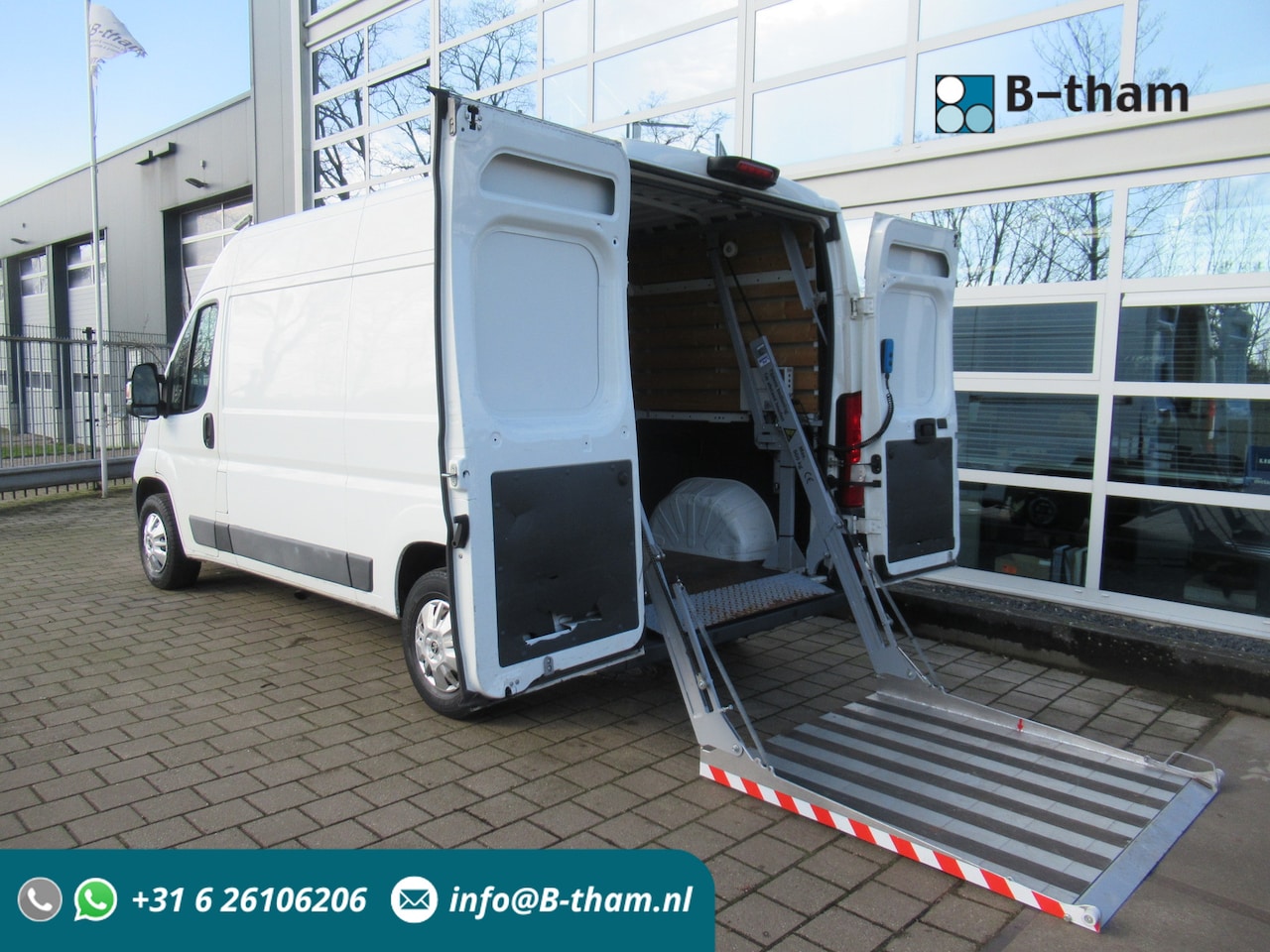 Peugeot Boxer - 2.0 BlueHDI L2H2 Premium Pack LAADKLEP - LIFT - AutoWereld.nl