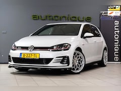 Volkswagen Golf - 2.0 TSI GTI *Blokjesinterieur|SCHAKEL* ruim 300pk 19" Veemann Velgen