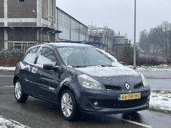 Renault Clio - 1.6-16V Initiale | Luxe uitvoering | Lederen Bekleding | Airco | Stoelverwarming