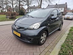 Toyota Aygo - 1.0-12V Sport sport uitvoering, APK tot 02-2026