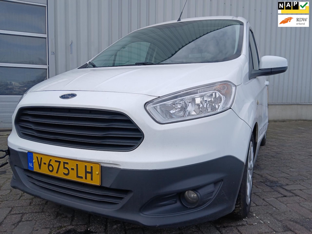 Ford Transit Courier - 1.5 TDCI Ambiente SCHADEAUTO!!! - AutoWereld.nl