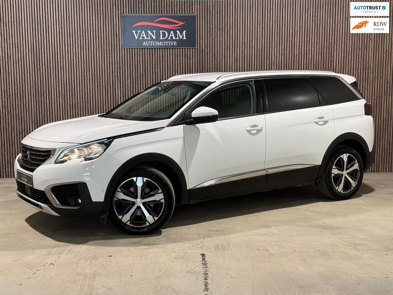 Peugeot 5008 - 1.2 PureTech Allure 2018 / 7PERSOONS CAMERA LED - AutoWereld.nl