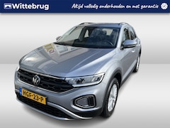 Volkswagen T-Roc - 1.5 TSI Life / AUTOMAAT/ ADAPT. CRUISE/ DAB/ PARK. SENSOREN + CAMERA/ CLIMA/ STOELVERWARMI