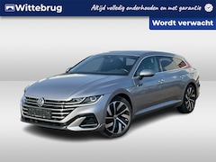 Volkswagen Arteon Shooting Brake - 1.4 TSI eHybrid R-Line Business+ / Panorama dak / IQ light / 19 Inch / Virtual cockpit / 2