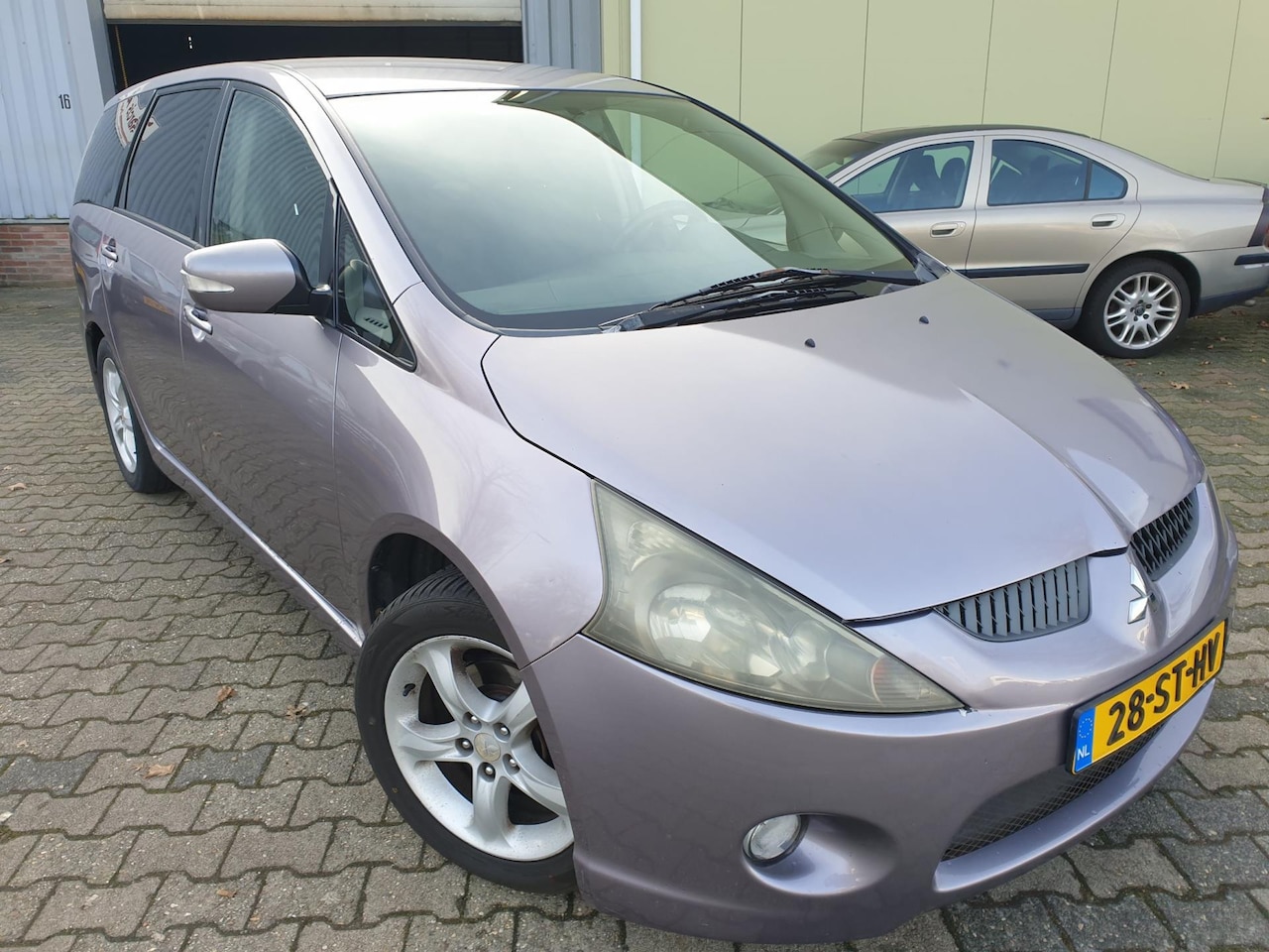 Mitsubishi Grandis - 2.4-16V Intense 2.4-16V Intense - AutoWereld.nl