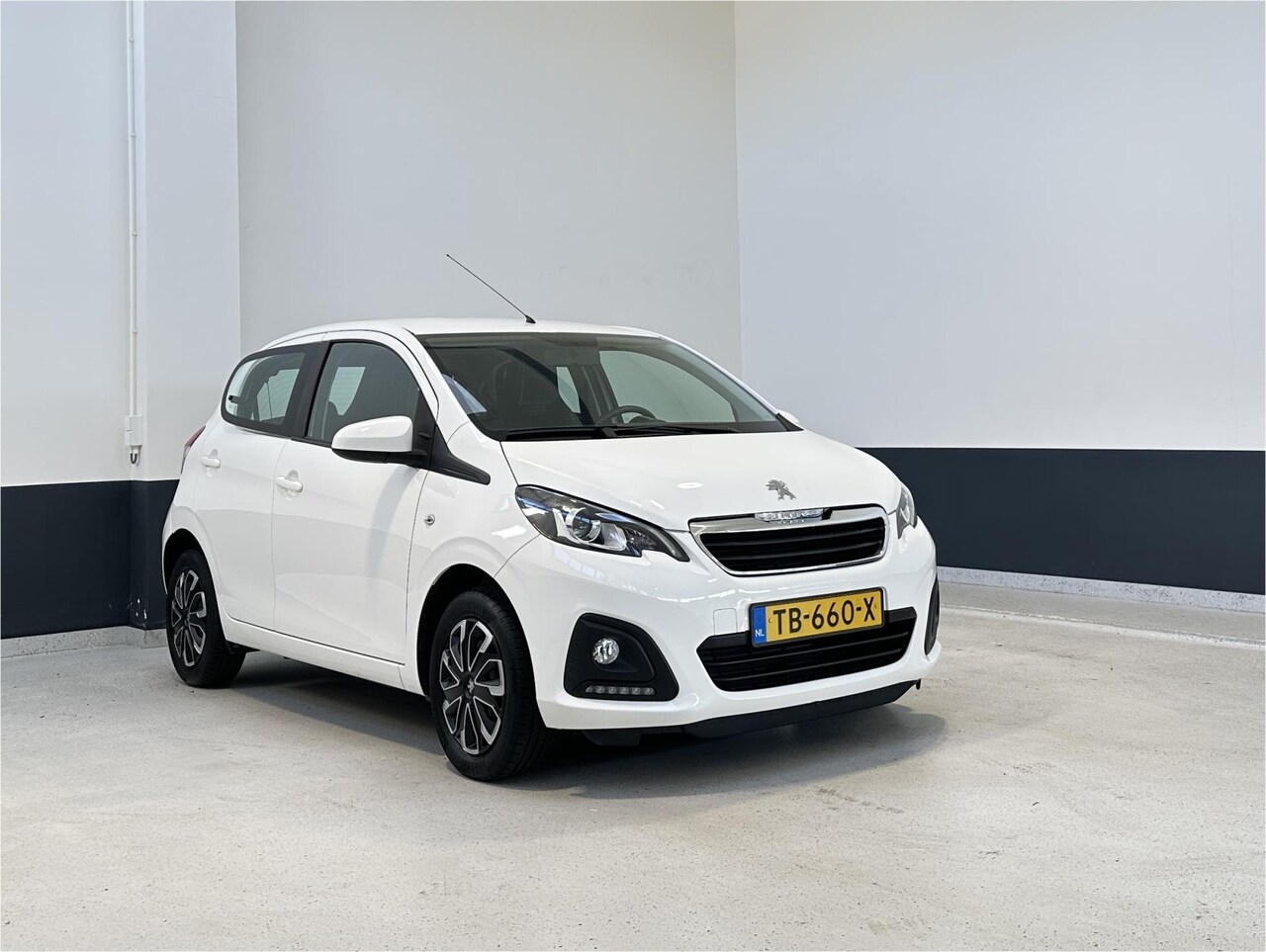 Peugeot 108 - 1.0 e-VTi Active | NL | LED | 5-DRS | Bluetooth | Airco | CV | - AutoWereld.nl