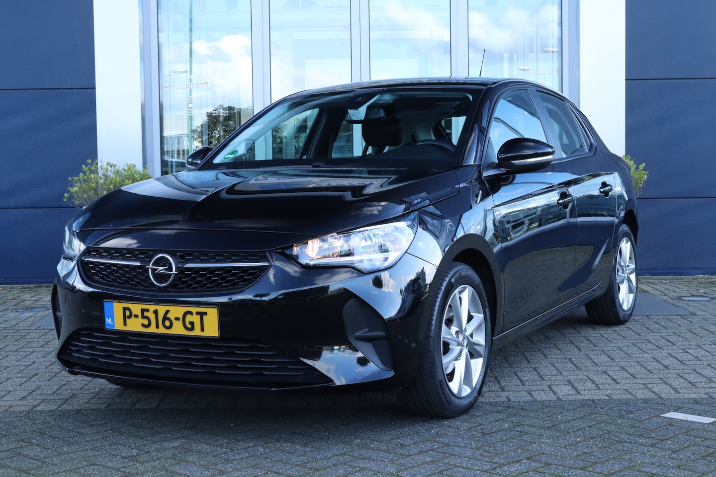 Opel Corsa - 1.2 Elegance | Airco | Navi | Cruise Control | PDC | Lane Assist | Carplay - AutoWereld.nl