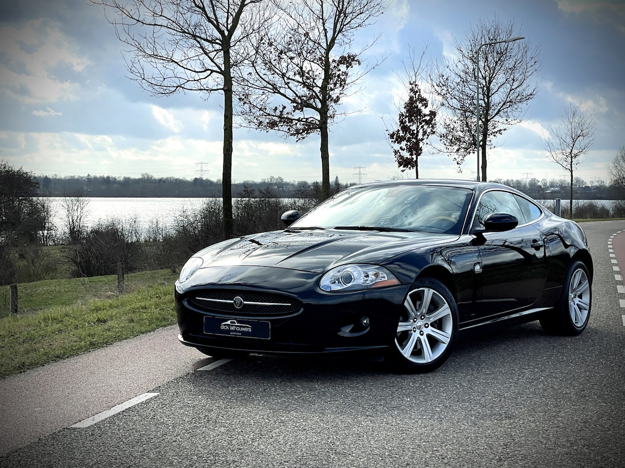 Jaguar XK - 4.2 V8 Coupé / YOUNGTIMER / XK SPECIALIST - AutoWereld.nl