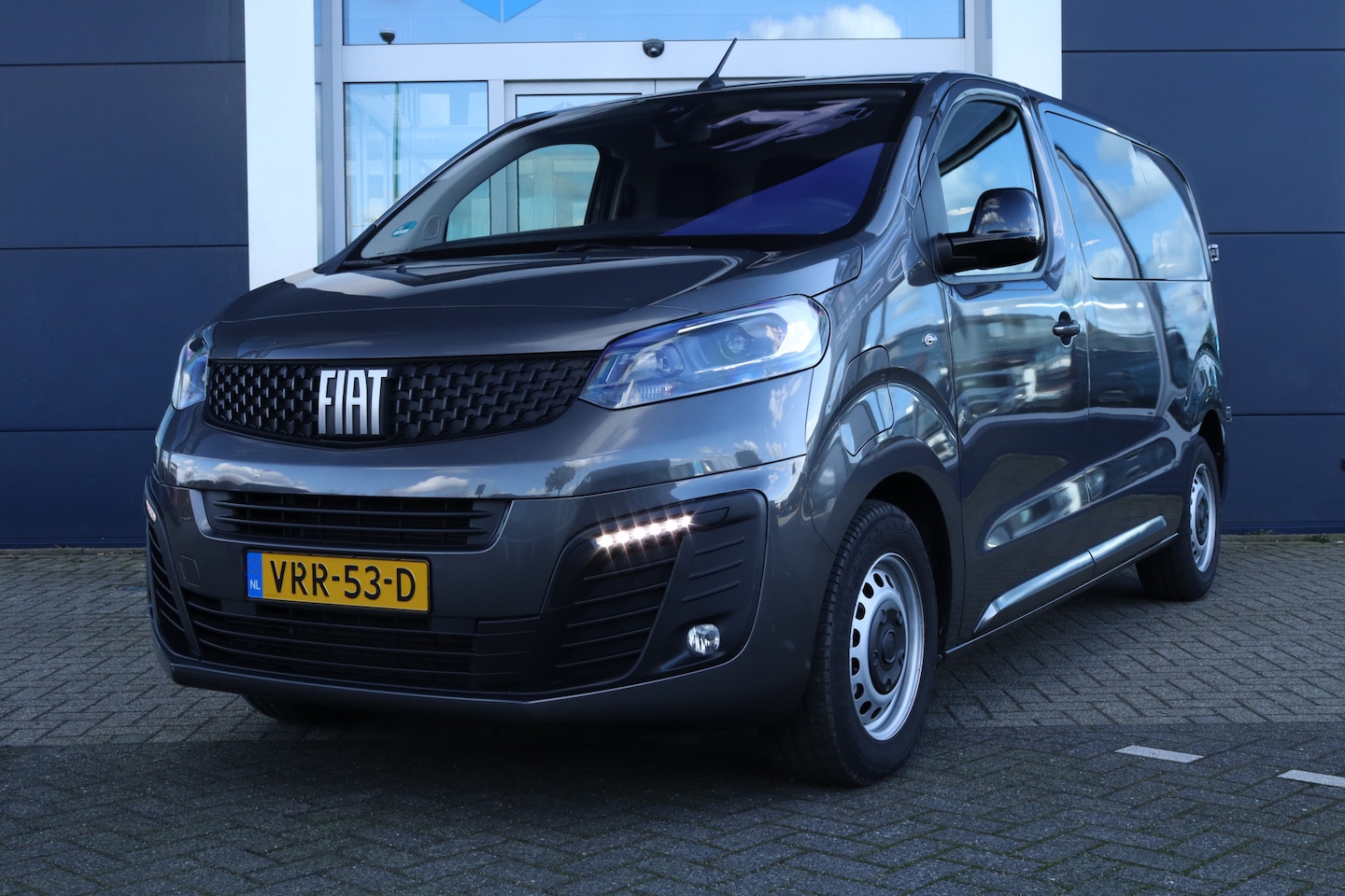 Fiat E-Scudo - L2H1 SX 75 kWh | airco | cruise control | navigatiesysteem full map - AutoWereld.nl