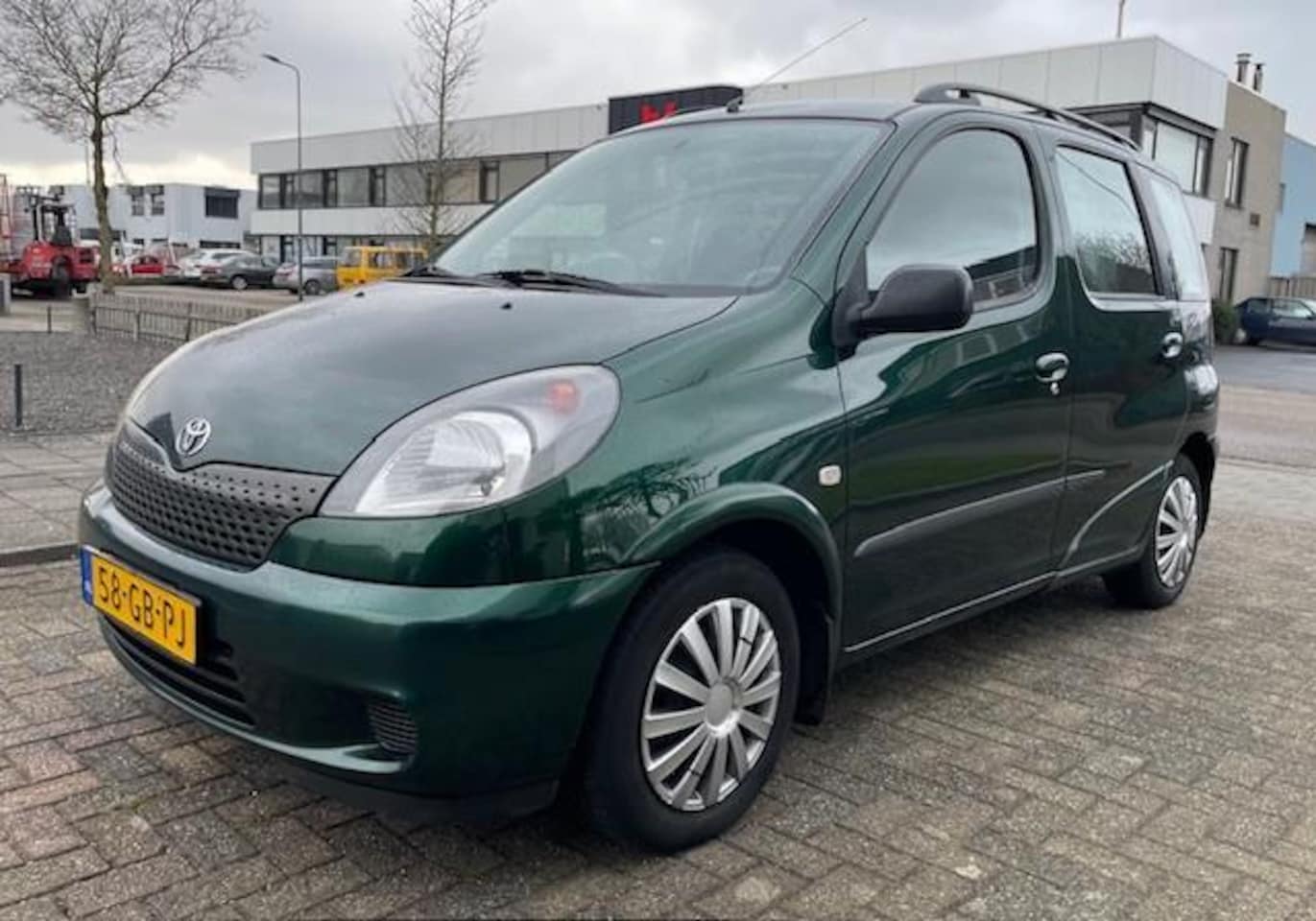 Toyota Yaris Verso - 1.3-16V VVT-i Luna 1.3-16V VVT-i Luna - AutoWereld.nl