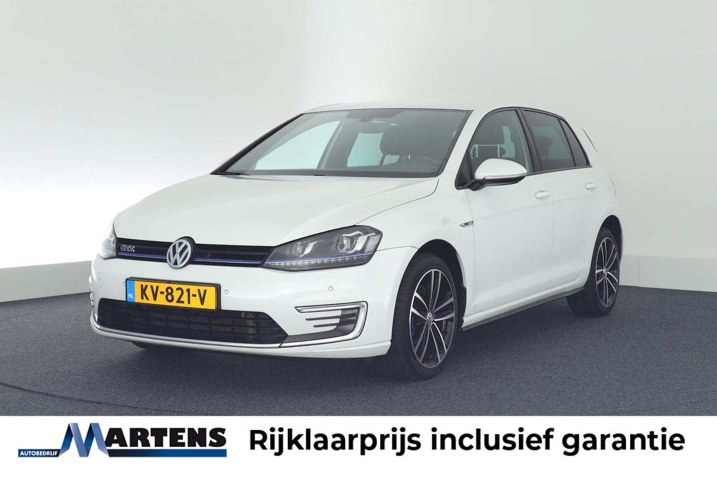 Volkswagen Golf - 1.4 TSI 204pk GTE Connected Series Trekhaak Camera Navigatie - AutoWereld.nl