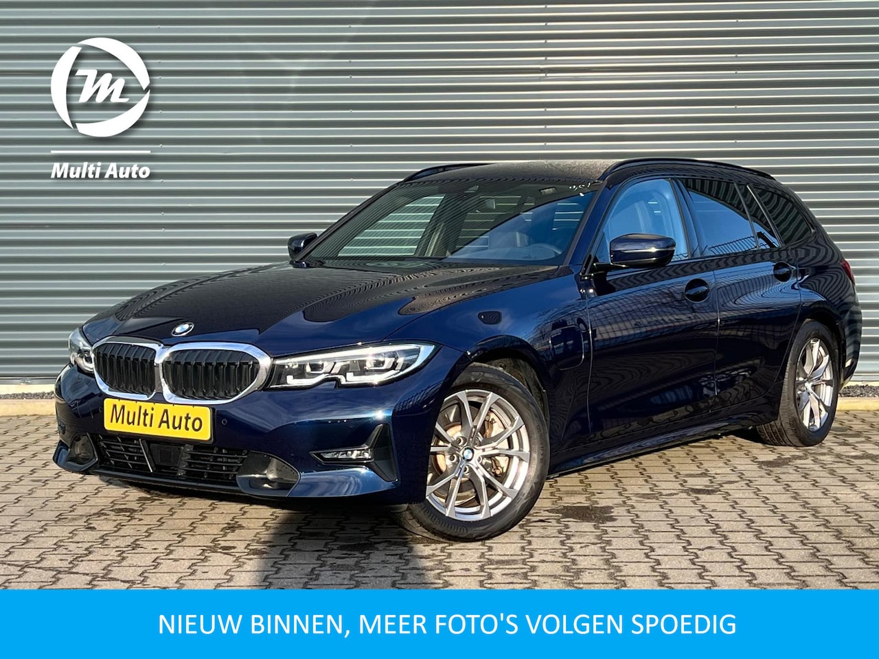 BMW 3-serie Touring - 330e Sport Line Individual Plug in Hybrid PHEV | Trekhaak af Fabriek | Adaptive Cruise | H - AutoWereld.nl