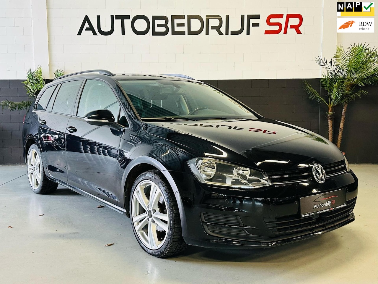 Volkswagen Golf - 1.2 TSI Highline ACC! NAvigatie! Trekhaak! Nieuwe Koppeling! Mooie auto - AutoWereld.nl