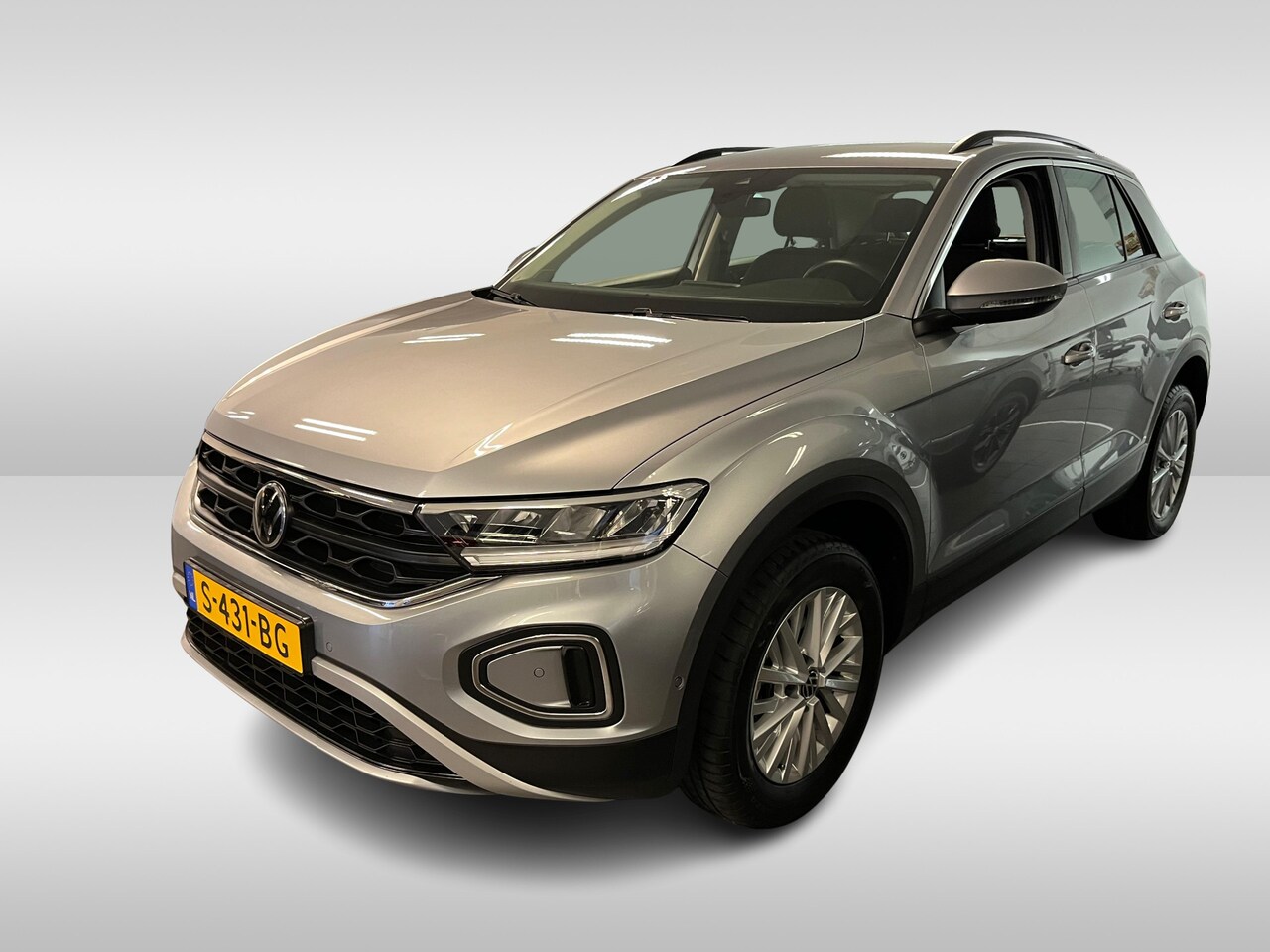 Volkswagen T-Roc - 1.5 150PK DSG TSI Life | ACC | PDC V+A | Apple Carplay | Navigatie - AutoWereld.nl