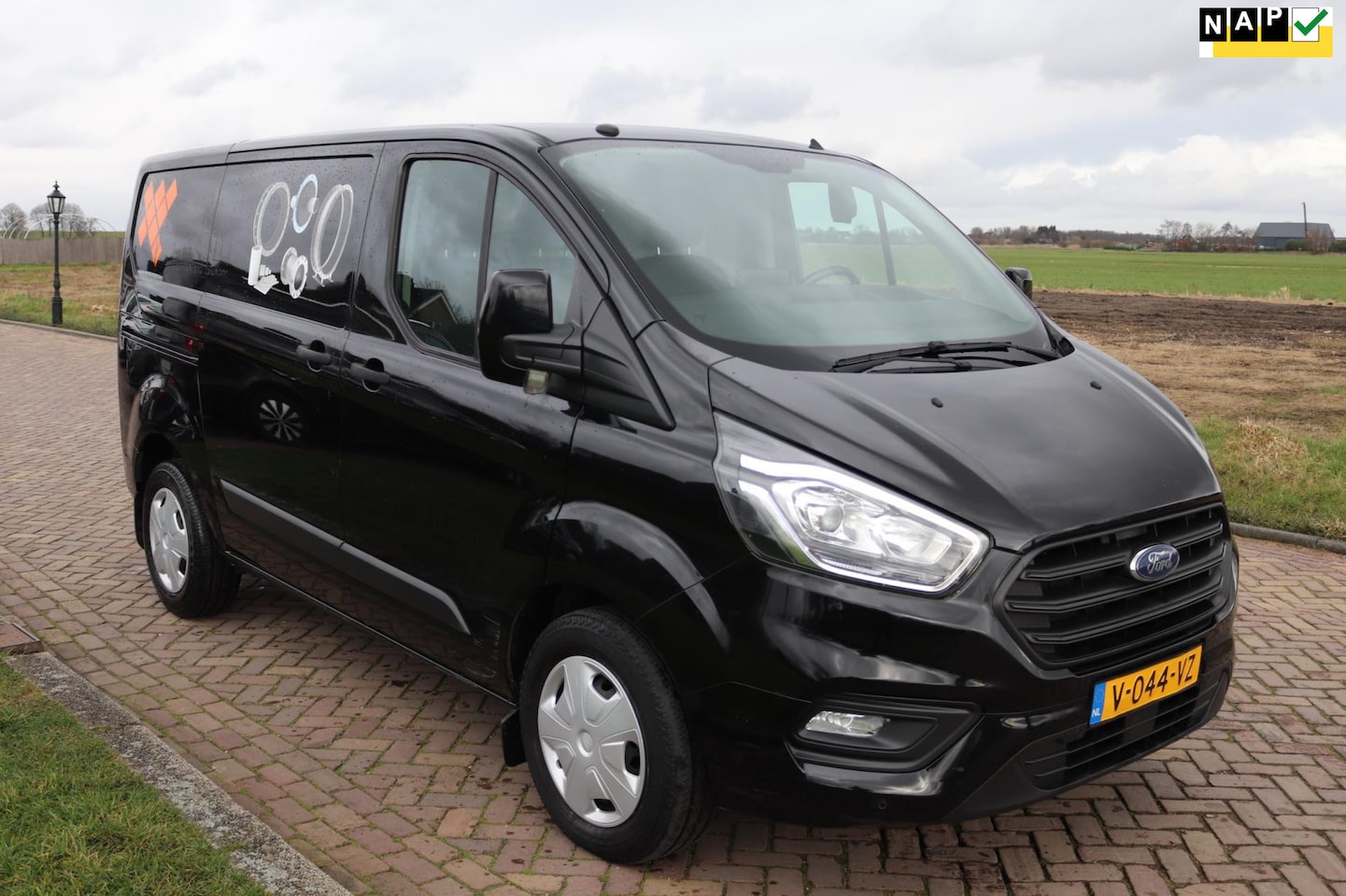 Ford Transit Custom - 300 2.0 TDCI L1H1 AUT 96kw ACC NAVI - AutoWereld.nl