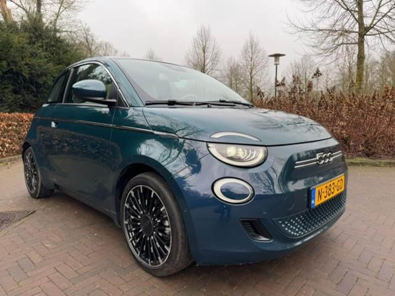 Fiat 500 - LA PRIMA 42KWH/PANO/LEER/NAV/LED/CAMERA/ - AutoWereld.nl