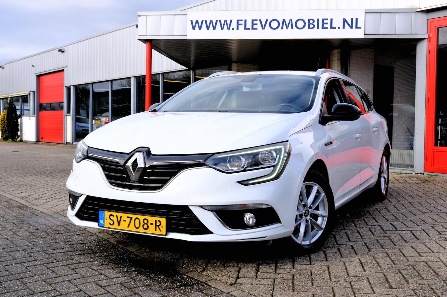 Renault Mégane Estate - 1.5 dCi Eco2 Limited Navi|Clima|LMV - AutoWereld.nl