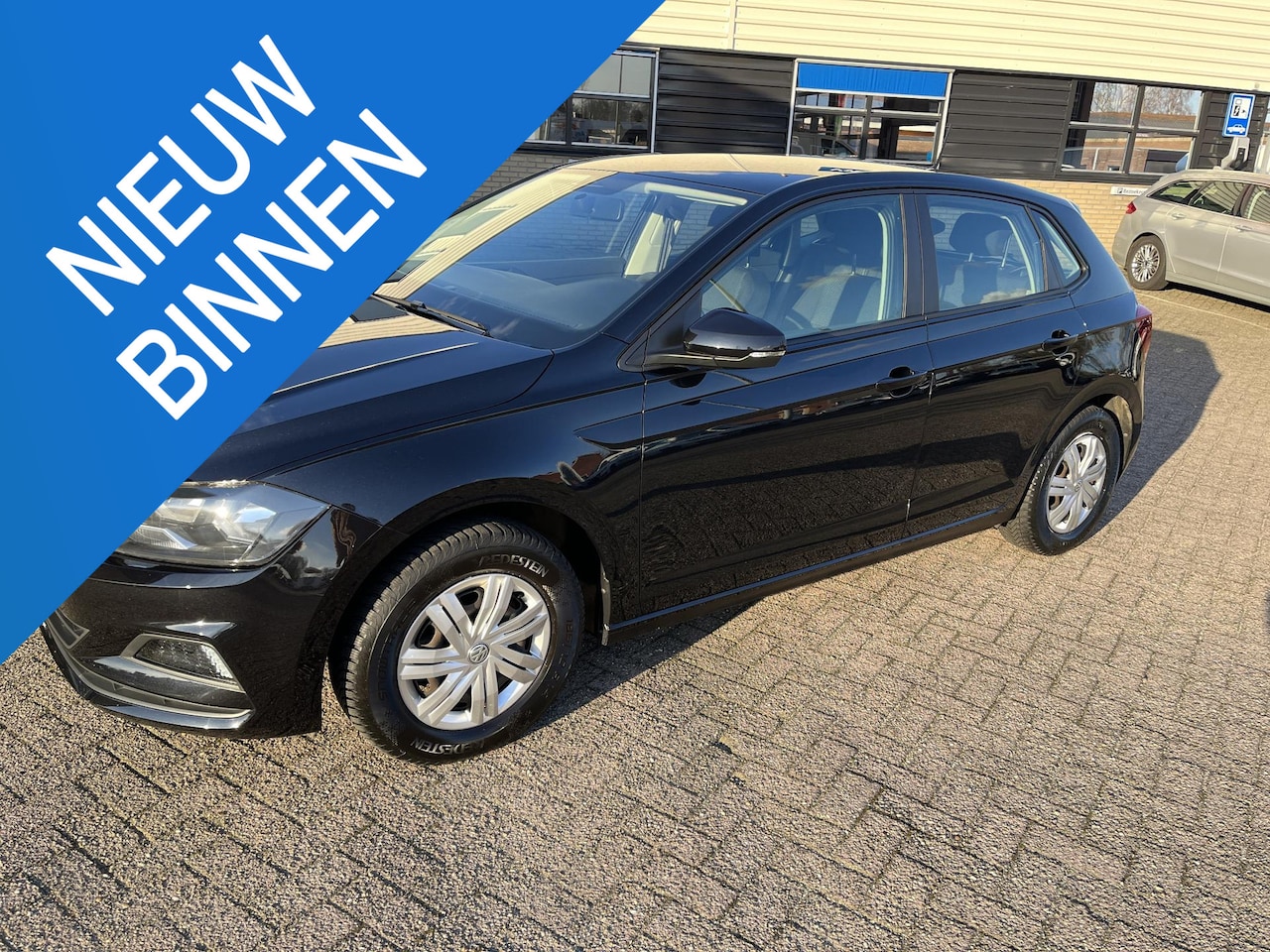 Volkswagen Polo - 1.0 MPI Comfortline 1.0 MPI Comfortline 5 drs, weinig km, net beurt gehad, navi, alles elektrisch. goed onderh - AutoWereld.nl