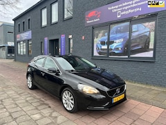 Volvo V40 - 1.6 T3 Momentum