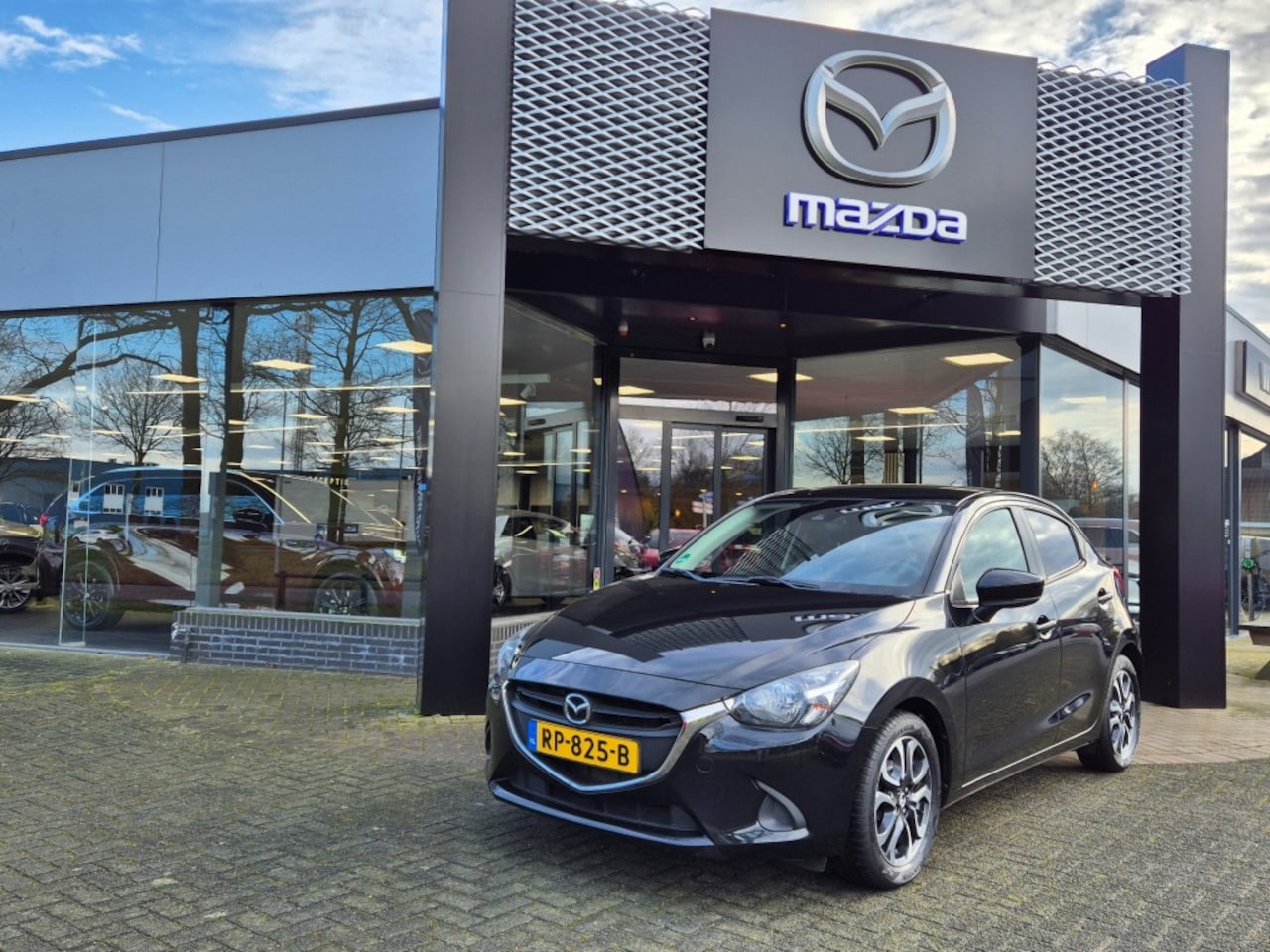 Mazda 2 - SKYACTIV-G 90 SKYLEASE+ / Navigatie / Trekhaak - AutoWereld.nl