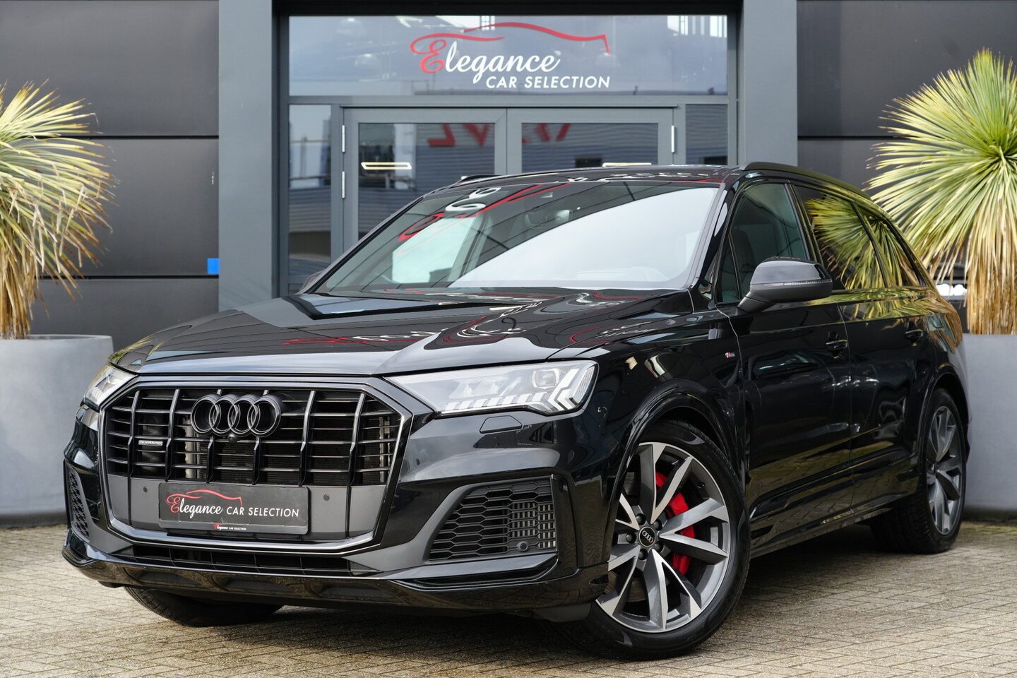 Audi Q7 - 60 TFSI e quattro Pro Line S Competition 455pk Panoramadak/Stoelverwarming/360Camera - AutoWereld.nl