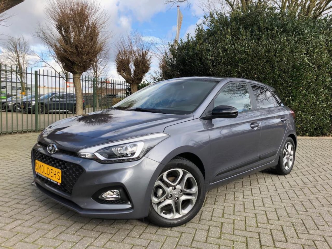 Hyundai i20 - 1.2 - 4 cil., Apple CarPlay, AIRCO, Cruise Control, Navi, Achteruitrijcamera, LM-velgen 16 - AutoWereld.nl