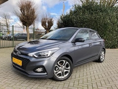 Hyundai i20 - 1.2 - 4 cil., Apple CarPlay, AIRCO, Cruise Control, Navi, Achteruitrijcamera, LM-velgen 16