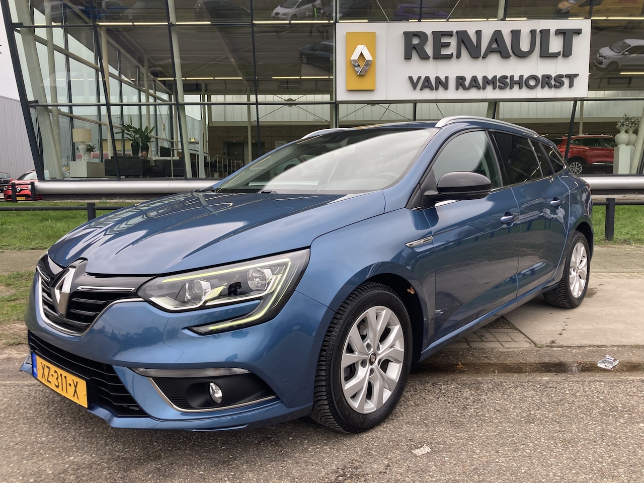 Renault Mégane Estate - 1.3 TCe Limited / Trekhaak / 16''LMV / Keyless / Climate control / Parkeersens. Achter / C - AutoWereld.nl