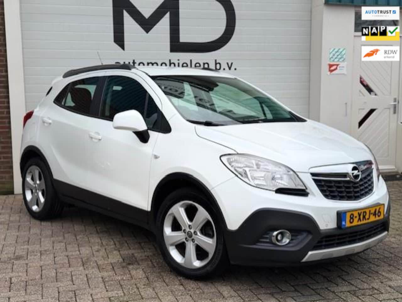 Opel Mokka - 1.6 Cosmo / Nieuwe distributie riem / Navi / PDC - AutoWereld.nl